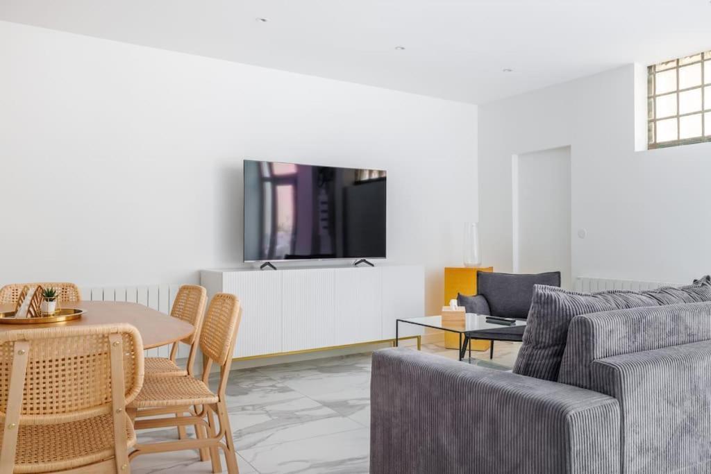 Beautiful Flat For 6 People #6 Apartment อานีแย-ซูร์-แซน ภายนอก รูปภาพ