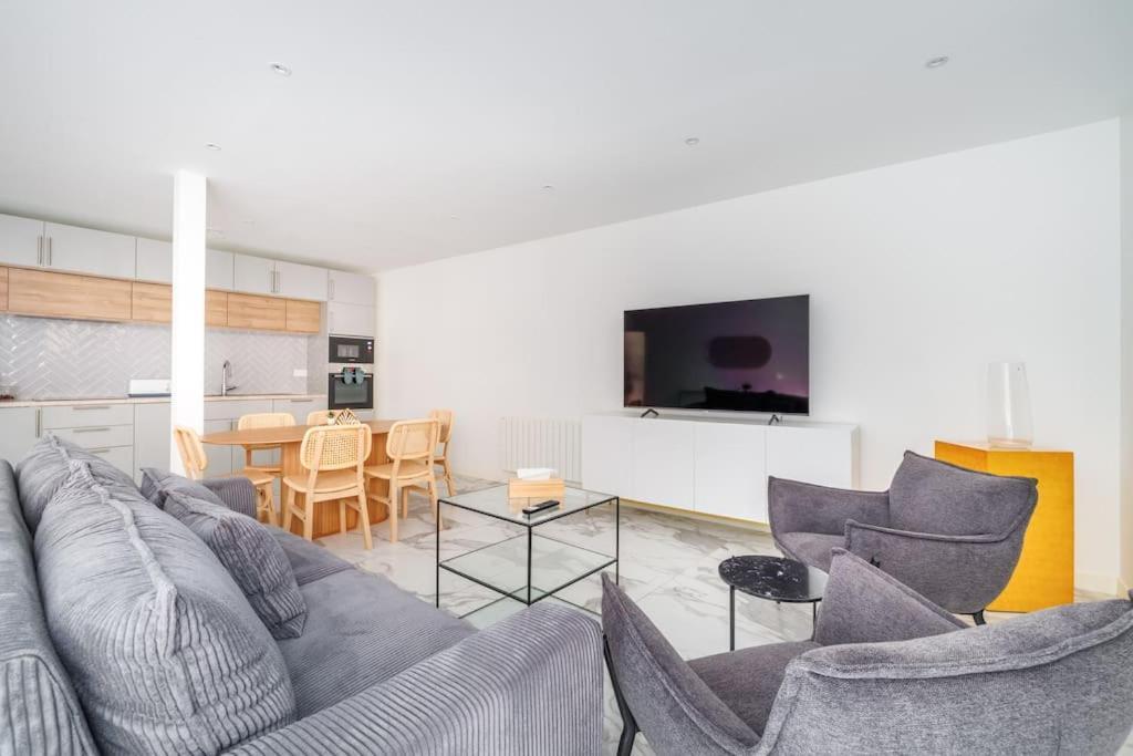 Beautiful Flat For 6 People #6 Apartment อานีแย-ซูร์-แซน ภายนอก รูปภาพ