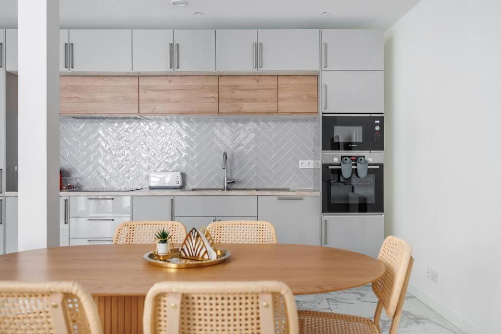 Beautiful Flat For 6 People #6 Apartment อานีแย-ซูร์-แซน ภายนอก รูปภาพ